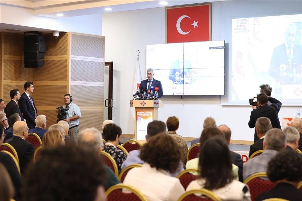 Sağlık Bakanı Prof. Dr. Kemal Memişoğlu, 29 Mayıs 2025 Perşembe günü, Ankara'nın Kızılcahamam ilçesinde düzenlenen Bölgemizde Pediatrik ve Erişkin Yanıklar ve Önleme Kongresine katılım gösterdi.